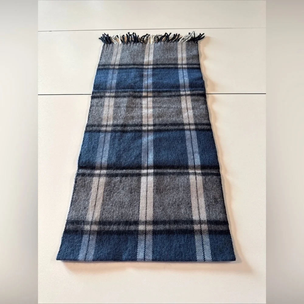 Pierre Cardin Tartan Plaid Men’s Scarf Pure Wool Gray Blue Fringe 12